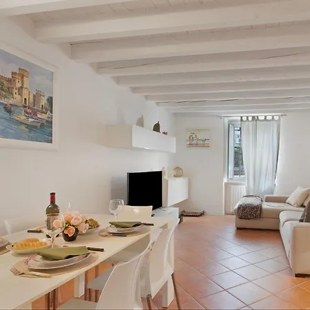 Magnolia House - Happy Appartement Sirmione